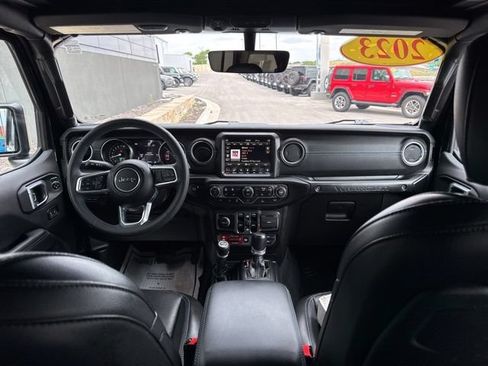 Used 2023 Jeep Wrangler Unlimited Rubicon 4xe w/ Cold Weather Group AWD/4WD image 15