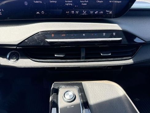 Certified 2025 Buick Enclave Avenir w/ Super Cruise Package AWD/4WD image 11