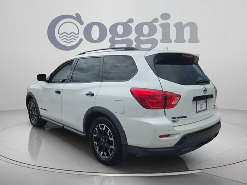 Used 2020 Nissan Pathfinder SL AWD/4WD image 3