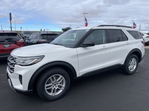 New 2026 Ford Explorer Active image 5