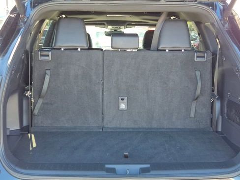 Used 2025 Toyota Highlander XSE AWD/4WD image 6