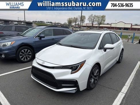 Used 2021 Toyota Corolla SE w/ SE Premium Package image 2
