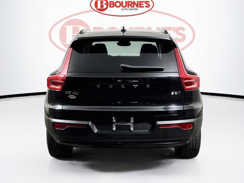 Used 2024 Volvo XC40 B5 Plus w/ Climate Package AWD/4WD image 11