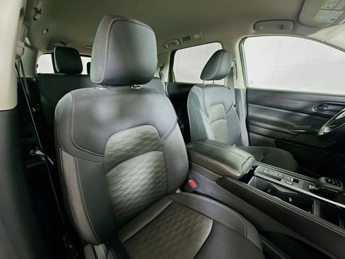Used 2024 Nissan Pathfinder SV FWD image 27