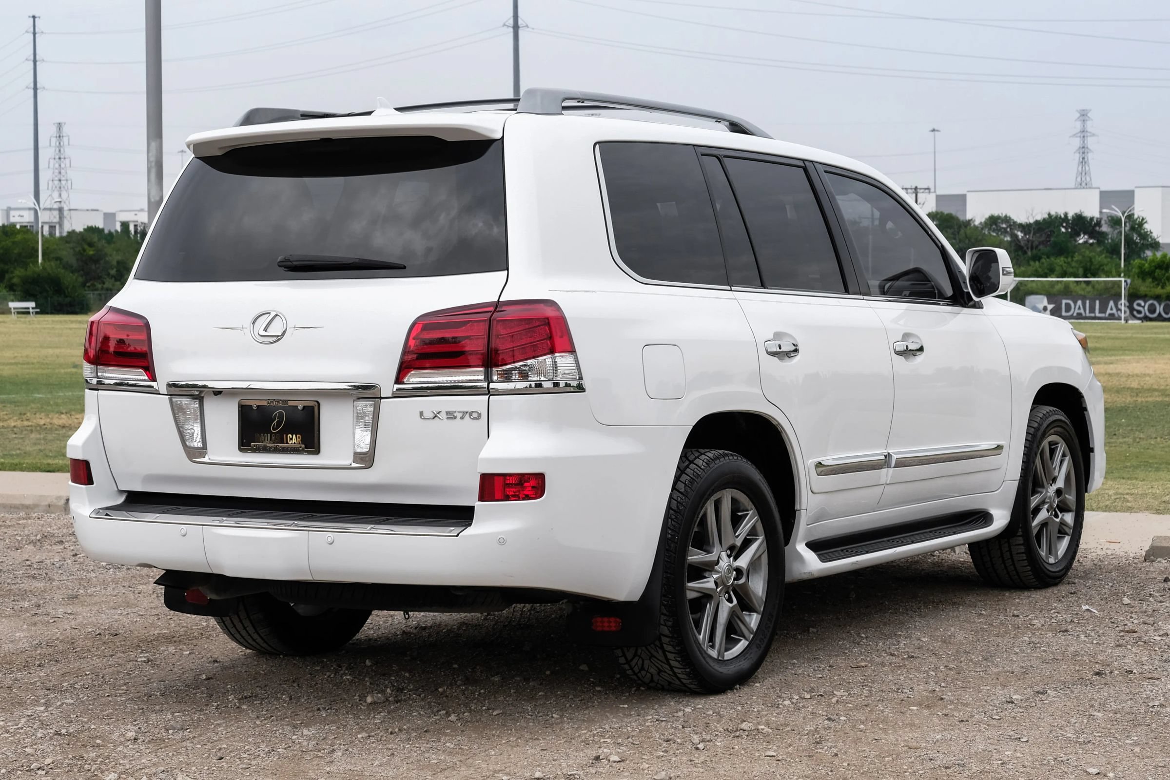 Used 2013 Lexus LX 570 4WD w/ Luxury Pkg image 10