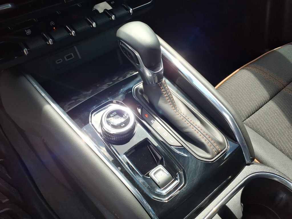 Used 2026 GMC Canyon AT4 AWD/4WD image 18