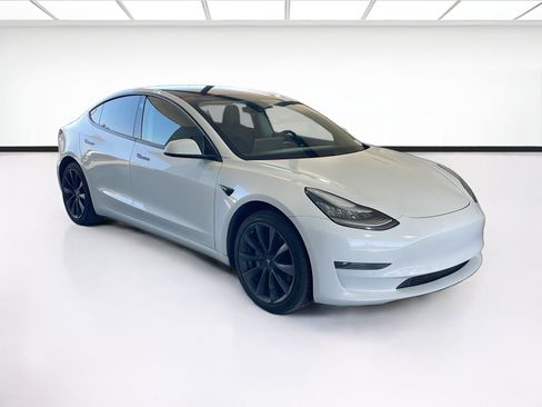 Used 2020 Tesla Model 3 RWD image 3