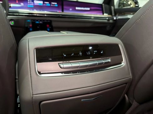 Used 2026 Cadillac Escalade Platinum Sport w/ LPO, ONYX Package AWD/4WD image 13