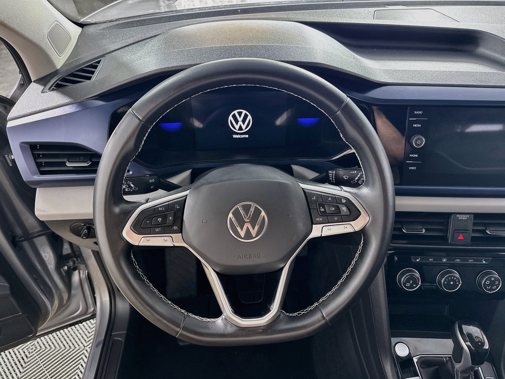 Used 2023 Volkswagen Taos SE w/ Black Wheel Package AWD/4WD image 15