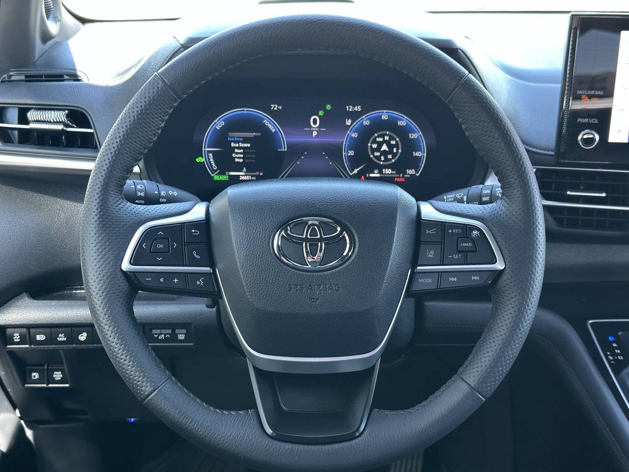 Used 2025 Toyota Sienna Platinum AWD/4WD image 44