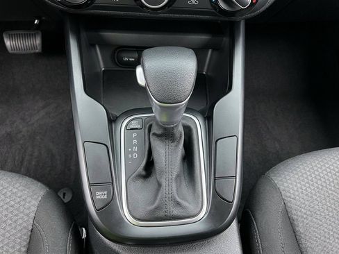 Used 2025 Kia Soul LX w/ LX Technology Package FWD image 20