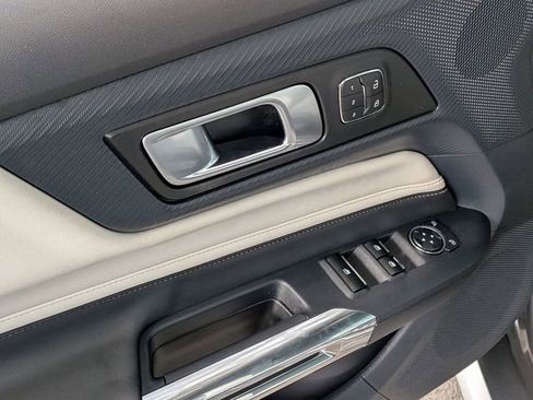 Used 2024 Ford Mustang Premium image 9