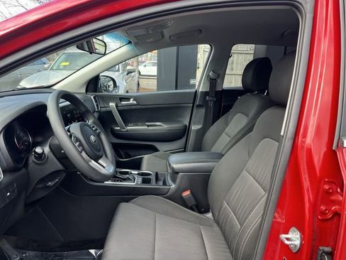 Used 2022 Kia Sportage LX image 11