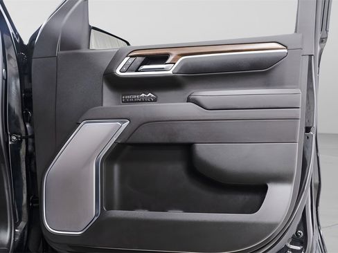 Used 2025 Chevrolet Silverado 1500 High Country w/ Midnight Edition image 33