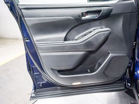 Used 2021 Toyota Highlander XSE image 23