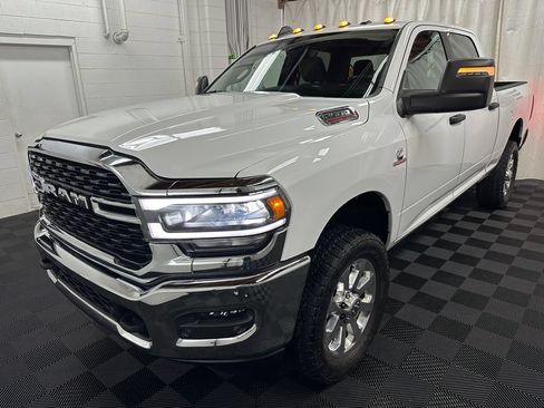 Used 2023 RAM 2500 Big Horn w/ Level 2 Equipment Group AWD/4WD image 4