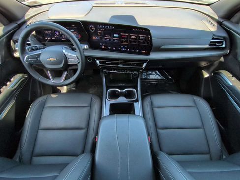 Used 2025 Chevrolet Traverse LT AWD/4WD image 16