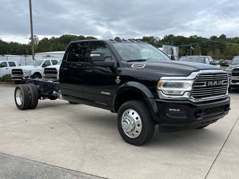 New 2024 RAM 5500 Laramie image 2