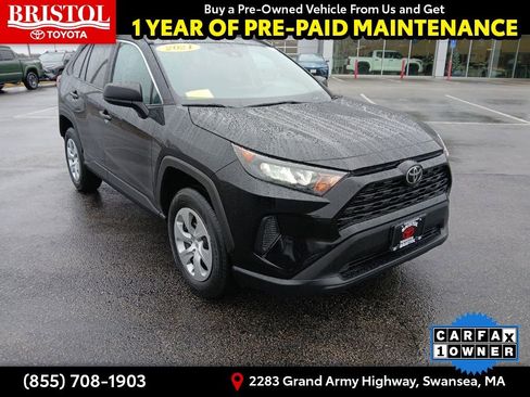 Used 2021 Toyota RAV4 LE image 1