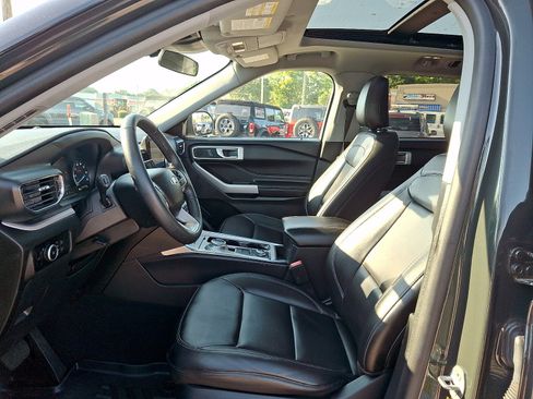 Certified 2023 Ford Explorer XLT w/ Equipment Group 202A AWD/4WD image 12
