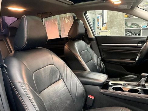 Used 2023 Nissan Altima 2.5 SR w/ SR Premium Package image 6