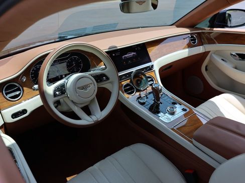 Used 2024 Bentley Continental GT image 4