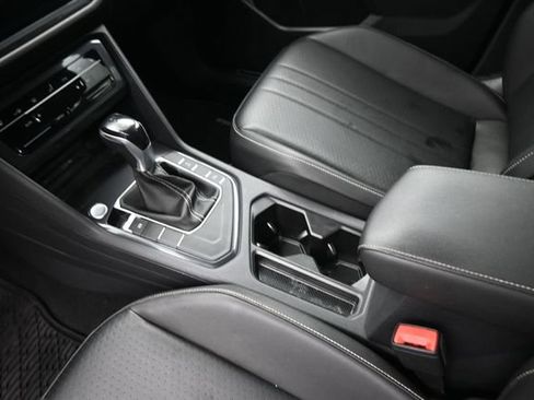 Used 2022 Volkswagen Tiguan SE R-Line FWD image 31