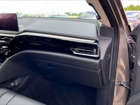 Used 2026 Acura MDX FWD w/ Technology Package image 17