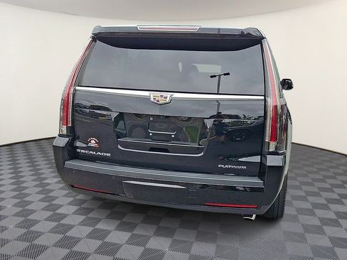Used 2020 Cadillac Escalade ESV Platinum AWD/4WD image 7