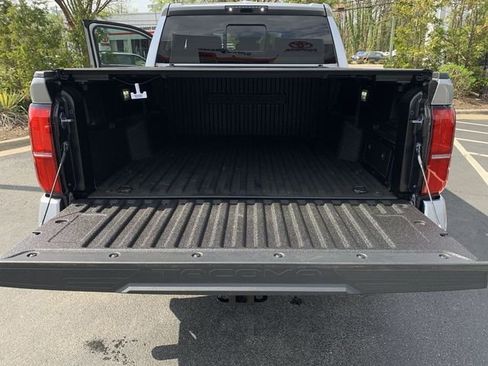 Used 2025 Toyota Tacoma TRD Sport w/ TRD Sport Upgrade Package image 34