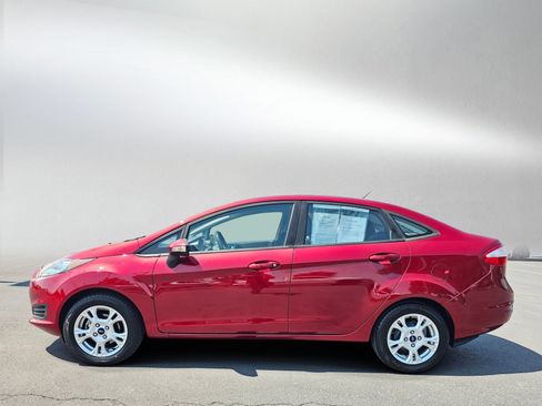 Used 2016 Ford Fiesta SE FWD image 2
