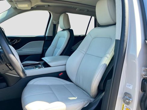 Used 2025 Lincoln Aviator 2WD image 21