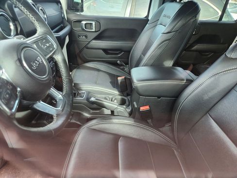 Used 2023 Jeep Wrangler Unlimited Sahara w/ Cold Weather Group image 11