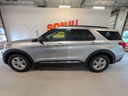 Certified 2023 Ford Explorer XLT AWD/4WD image 2