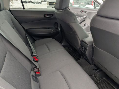 Used 2025 Toyota Corolla Cross LE image 18