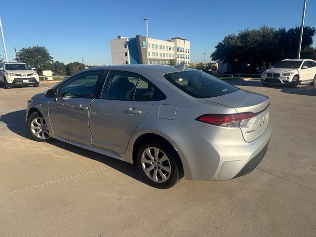 Used 2024 Toyota Corolla LE FWD image 5