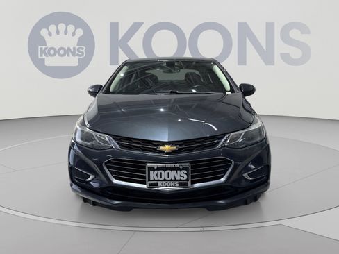 Used 2018 Chevrolet Cruze Premier FWD image 4