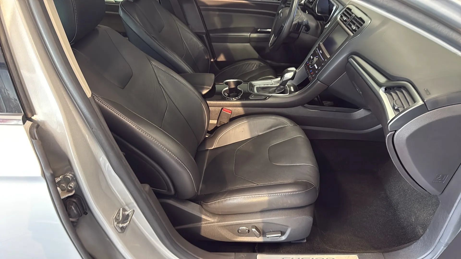 Used 2016 Ford Fusion Titanium AWD/4WD image 42
