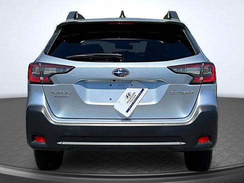 Used 2023 Subaru Outback Premium AWD/4WD image 6