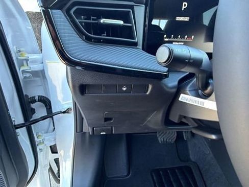 New 2026 Nissan Kicks SR w/ Cold Weather Package image 30