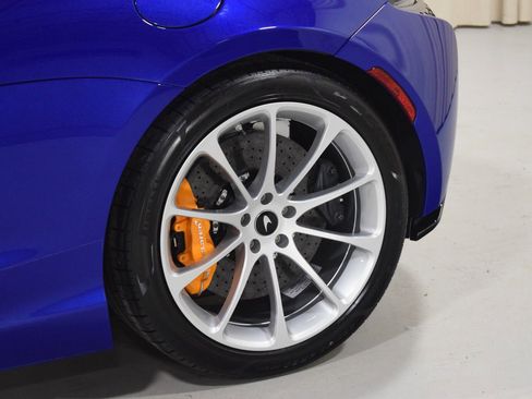 New 2026 McLaren Artura RWD image 7