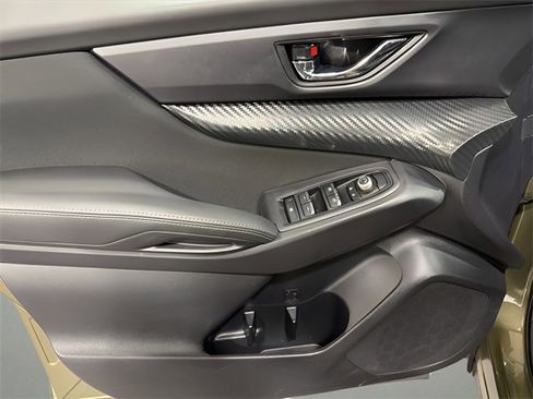 Used 2024 Subaru Ascent Premium w/ Convenience Package image 9