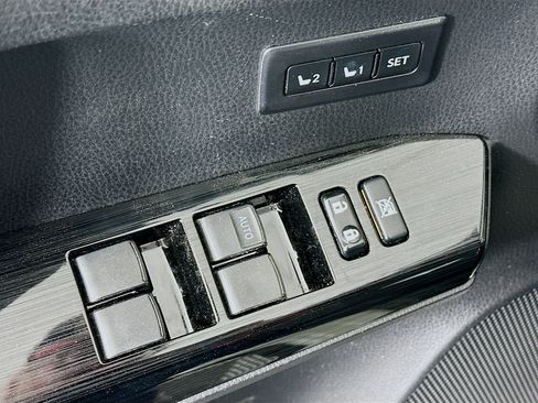 Used 2017 Toyota RAV4 Limited image 15