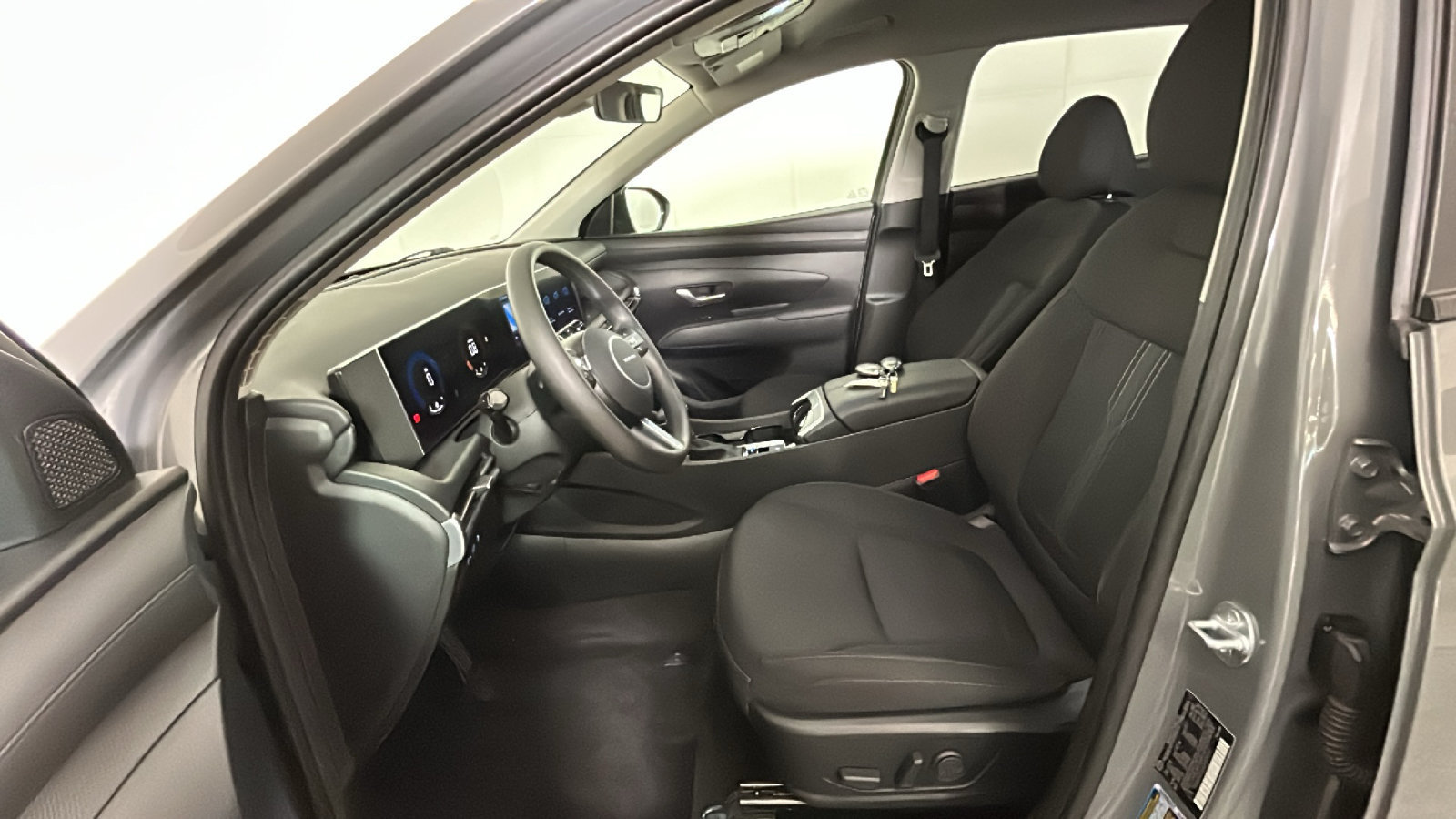 Used 2025 Hyundai Tucson SEL FWD image 14
