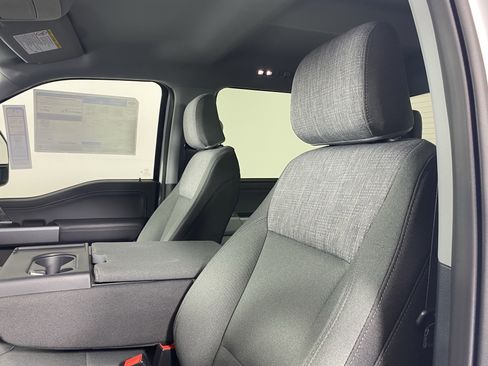 New 2025 Ford F350 XLT w/ Black Appearance Package image 17