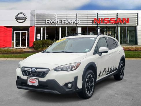 Used 2021 Subaru Crosstrek 2.0i Premium image 4