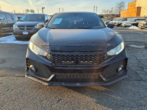 Used 2018 Honda Civic Sport image 2