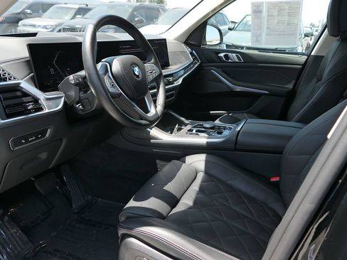 Used 2025 BMW X7 xDrive40i w/ Premium Package AWD/4WD image 12