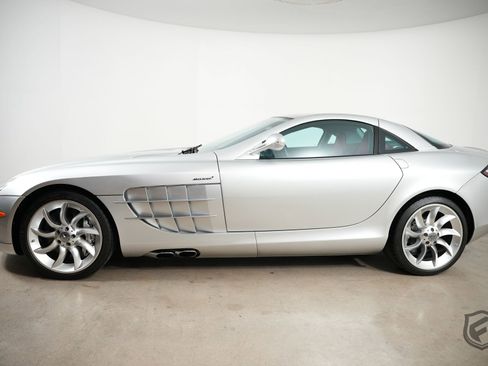 Used 2005 Mercedes-Benz SLR image 6