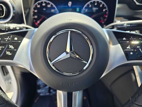 Used 2026 Mercedes-Benz GLC 300 4MATIC image 24